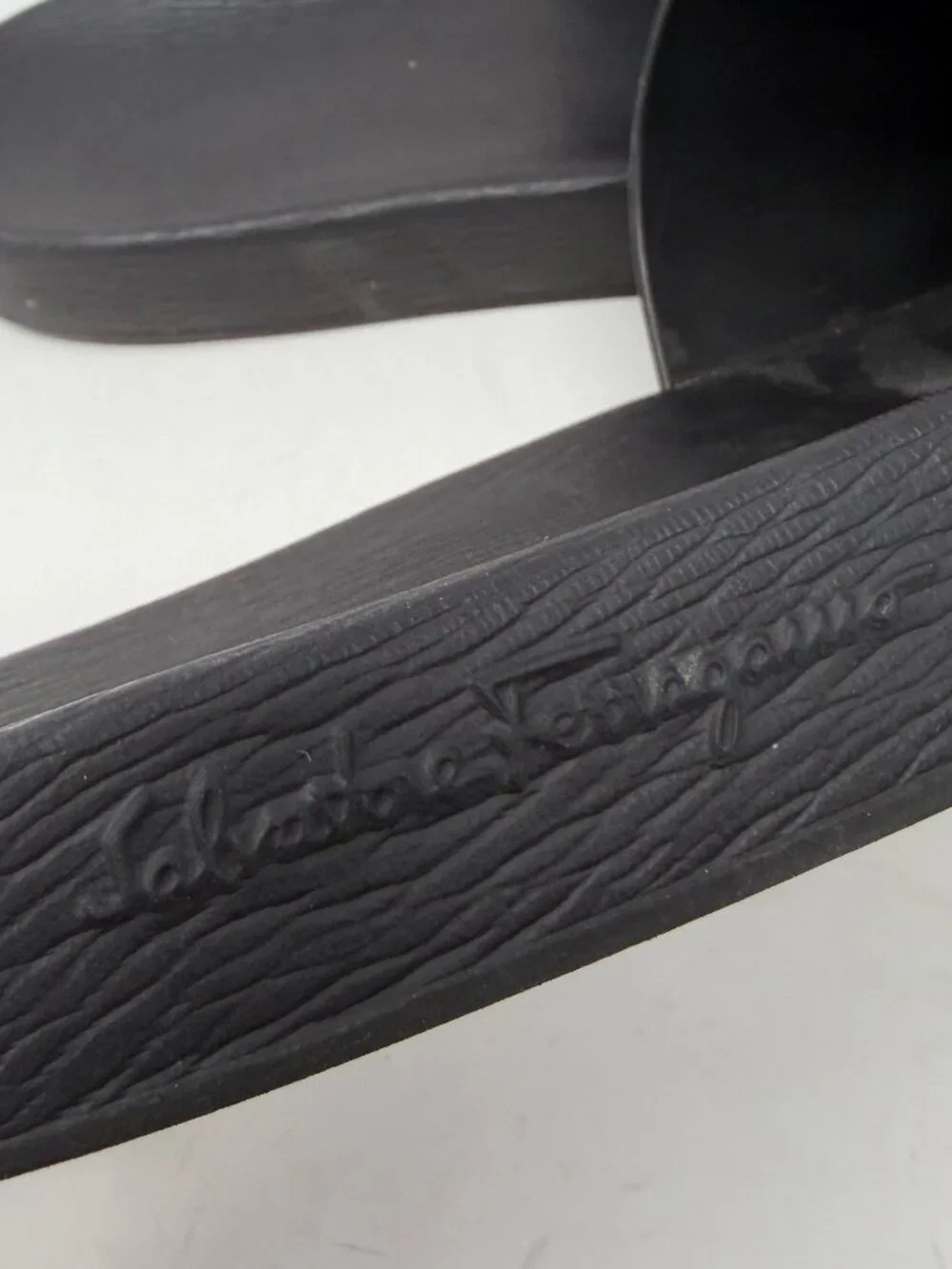 Salvatore Ferragamo men's Groove 2 athletic slides 9 Gancini logo black sandals